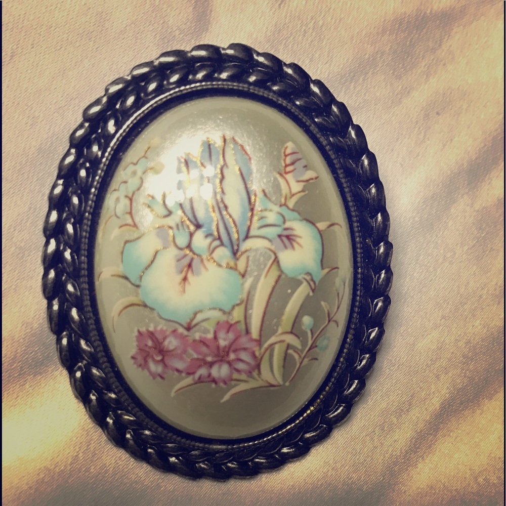 Brooch